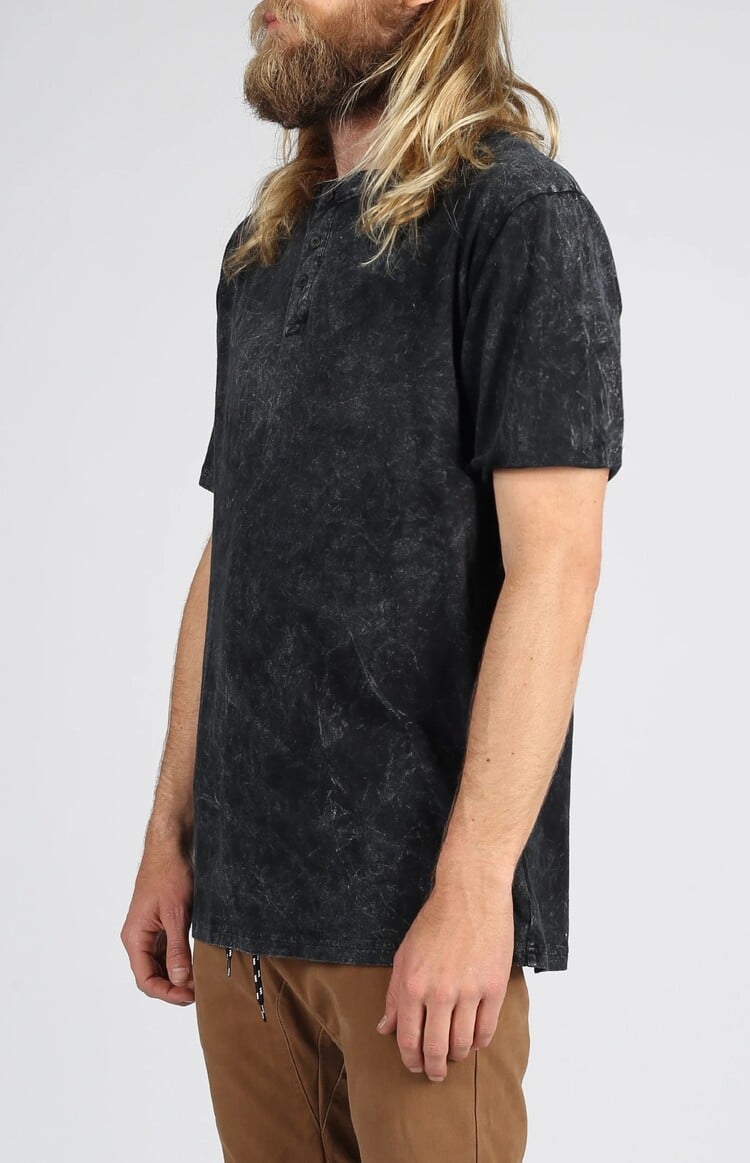 Lira Clothing HOMMES HENLEY T-SHIRT