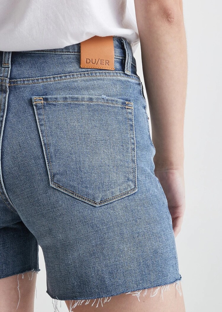 Du/er WOMEN'S MIDWEIGHT PERFORMANCE SHORTS