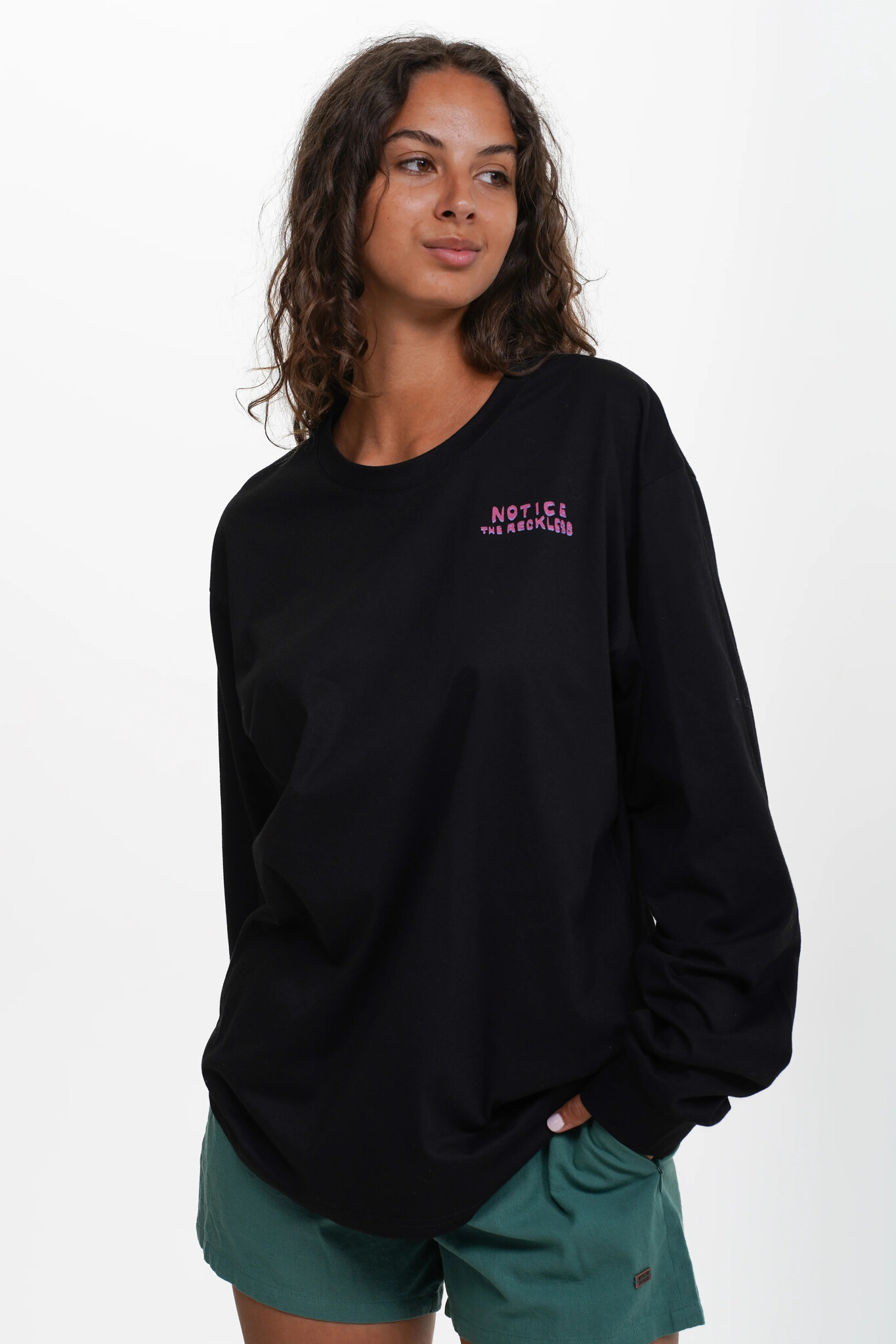 Notice the reckless FEMME SURFER'S BAY LS BLACK