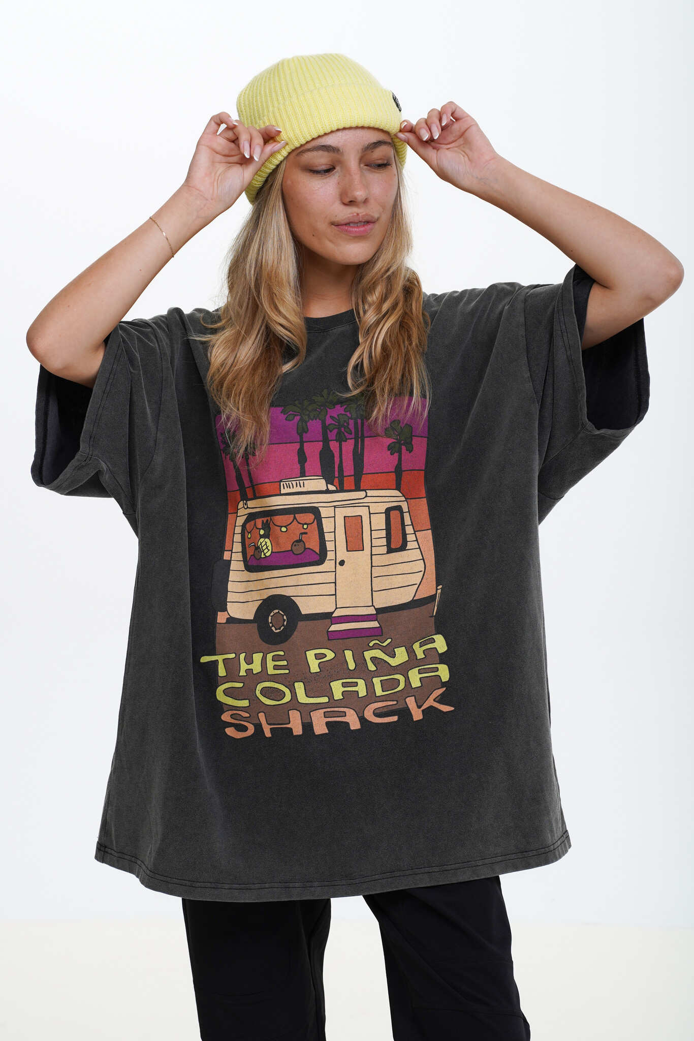 Notice the reckless FEMME  PINA COLADA SHACK OVERSIZED CHARCOAL