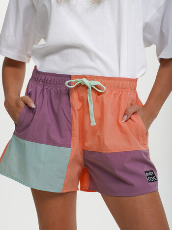 Notice the reckless FEMME OFFSHORE SPORT PEACH PURPLE