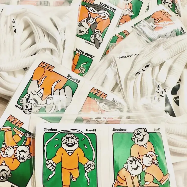 HEH PRISONNIER LACETS