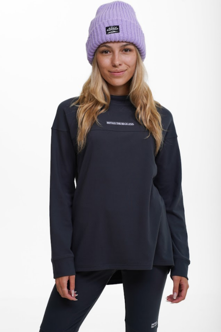 Notice the reckless ALPINE BASE LAYER TOP GREY