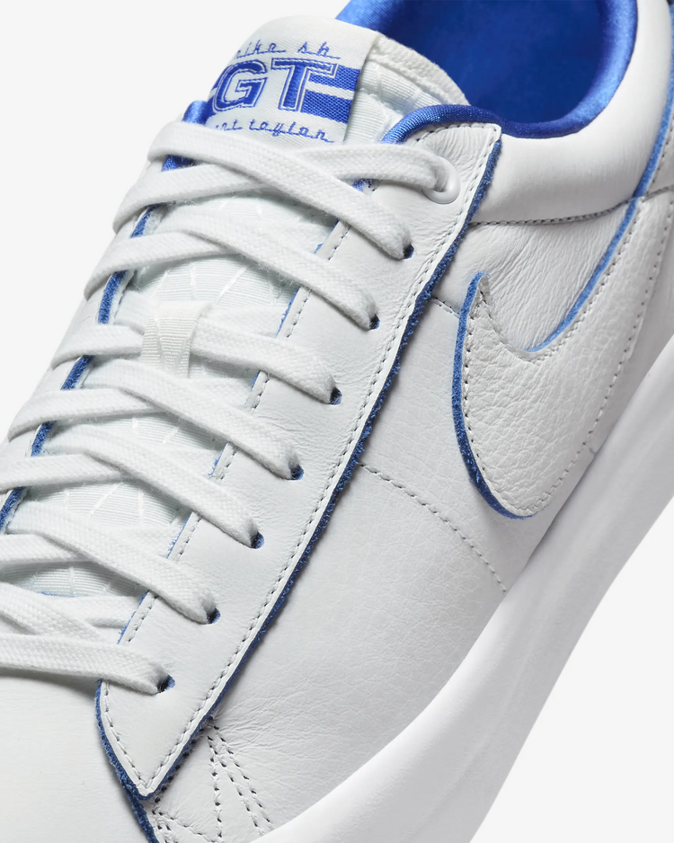 Nike SB MEN'S BLAZER LOW PRO GT PREMIUM SUMMIT WHITE/GAME ROYAL