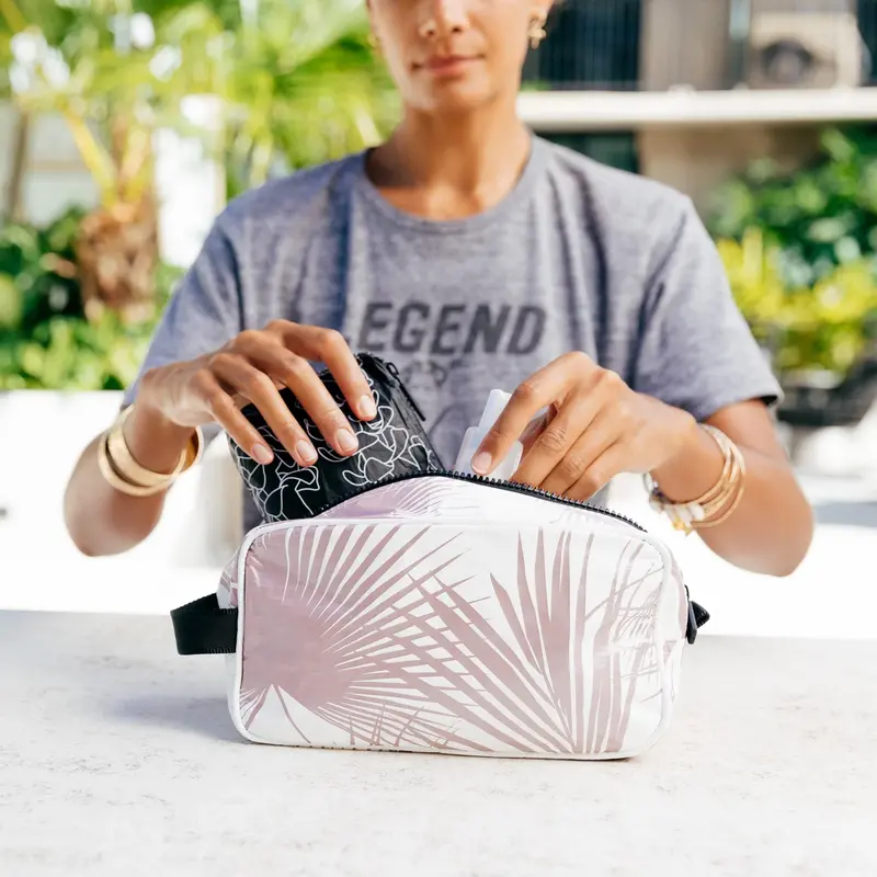 Aloha DAY PALMS DOPP KIT ROSE GOLD