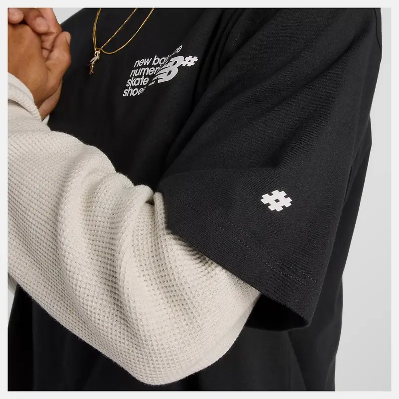 New Balance HOMMES NUMERIC SMALL LOGO JERSEY T-SHIRT BLACK