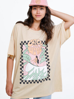 Notice the reckless FEMMES CATCH THE WAVE OVERSIZED T-SHIRT SAND