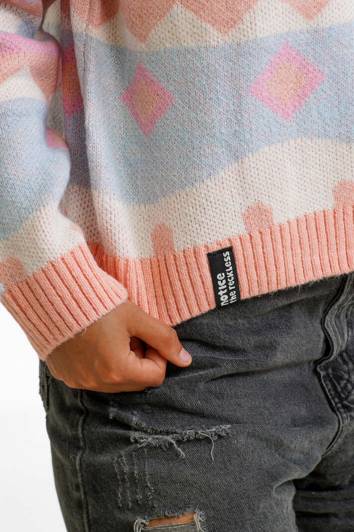 Notice the reckless FEMMES SPRING SWEATER MULTICOLOR