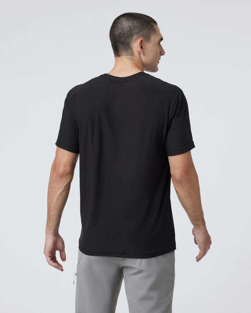 Vuori MEN'S STRATO TECH TEE BLACK