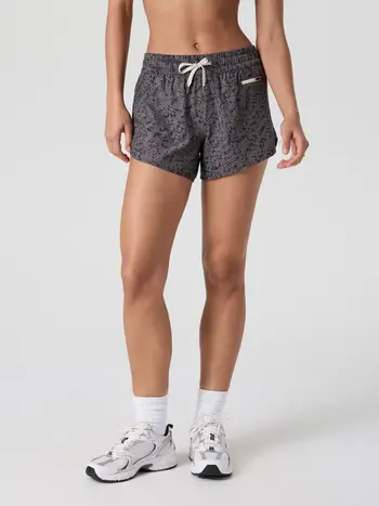 Vuori WOMEN'S CLEMENTINE 4" SHORT 2.0 CHIA STUCCO