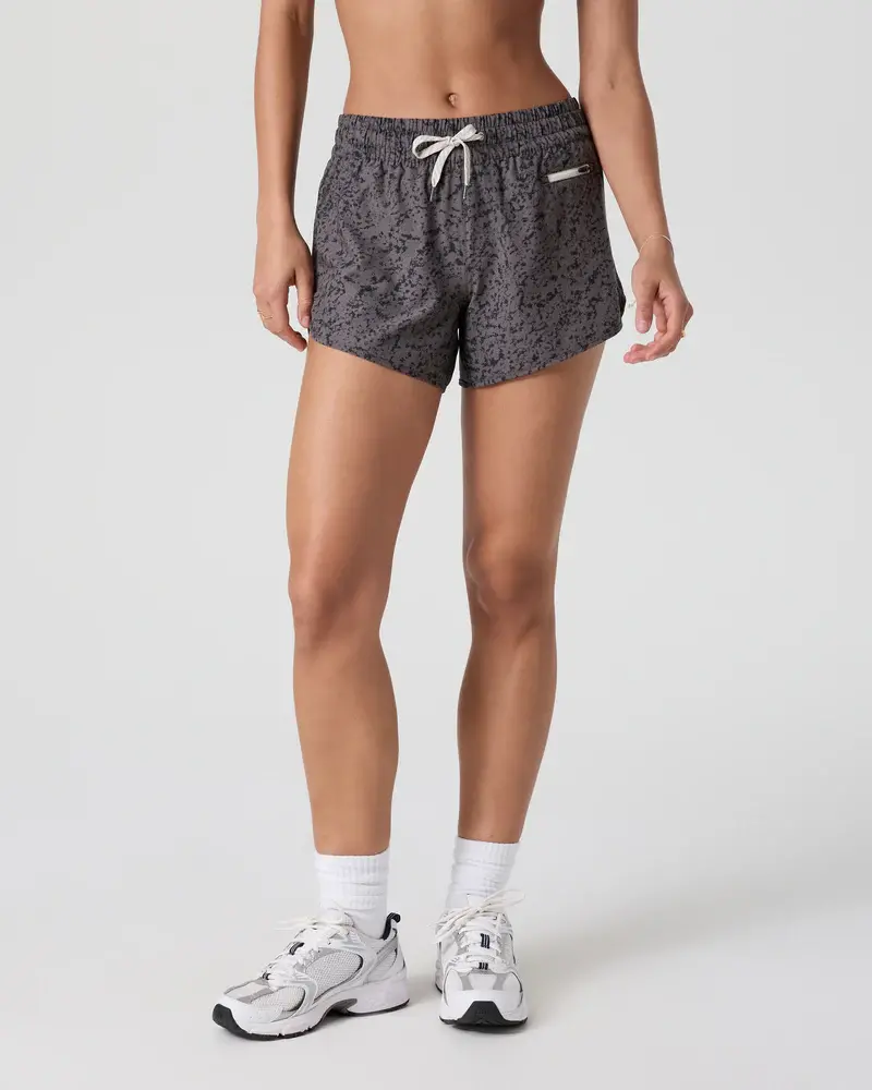 Vuori FEMMES CLEMENTINE 4" SHORT 2.0 CHIA STUCCO