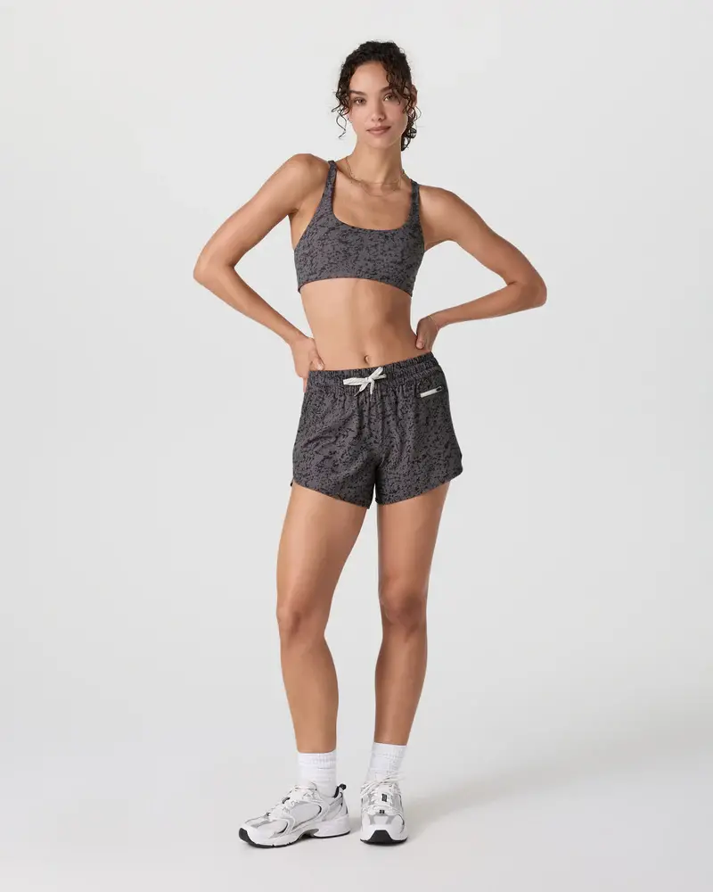 Vuori FEMMES CLEMENTINE 4" SHORT 2.0 CHIA STUCCO