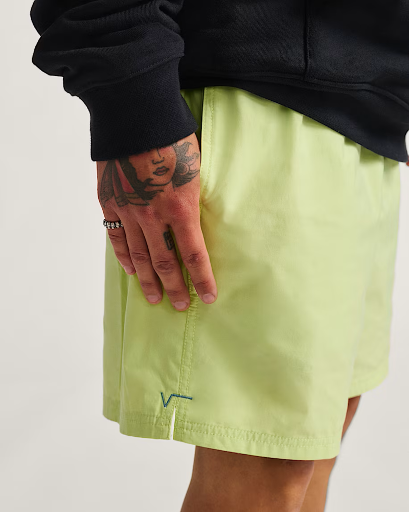 Vans HOMMES PRIMARY SOLID ELASTIC 17" SHORTS SHADOW LIME