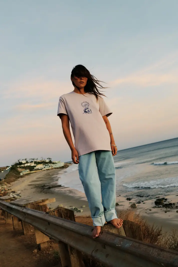 Katin HOMMES VIXEN TEE LIGHT LAVENDER PIGMENT DYE