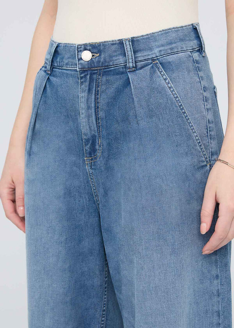 Du/er FEMMES PERFORMANCE DENIM LITE PLEATED PANT SLATE INDIGO