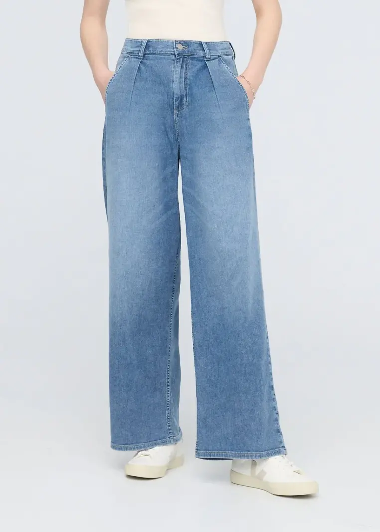 Du/er FEMMES PERFORMANCE DENIM LITE PLEATED PANT SLATE INDIGO