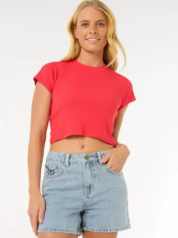 RIP CURL WOMEN'S CLASSIC RIBBED TEE HIBISCUS RED