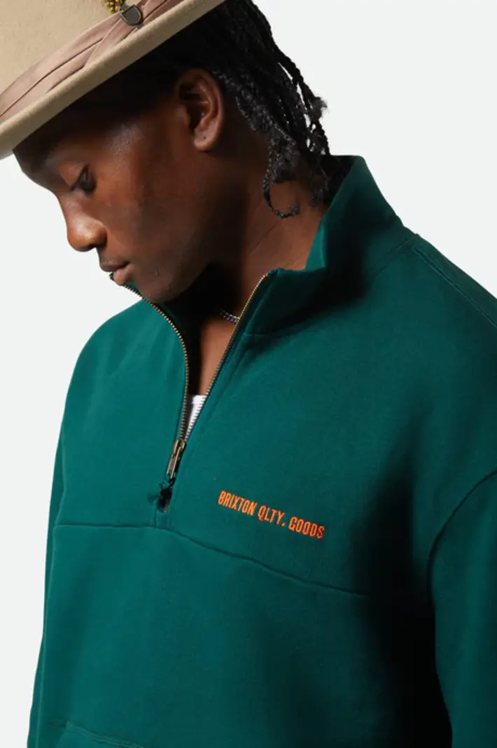 Brixton MEN'S EMBROIDERED HEAVYWEIGHT HALF ZIP DEEP EMERALD