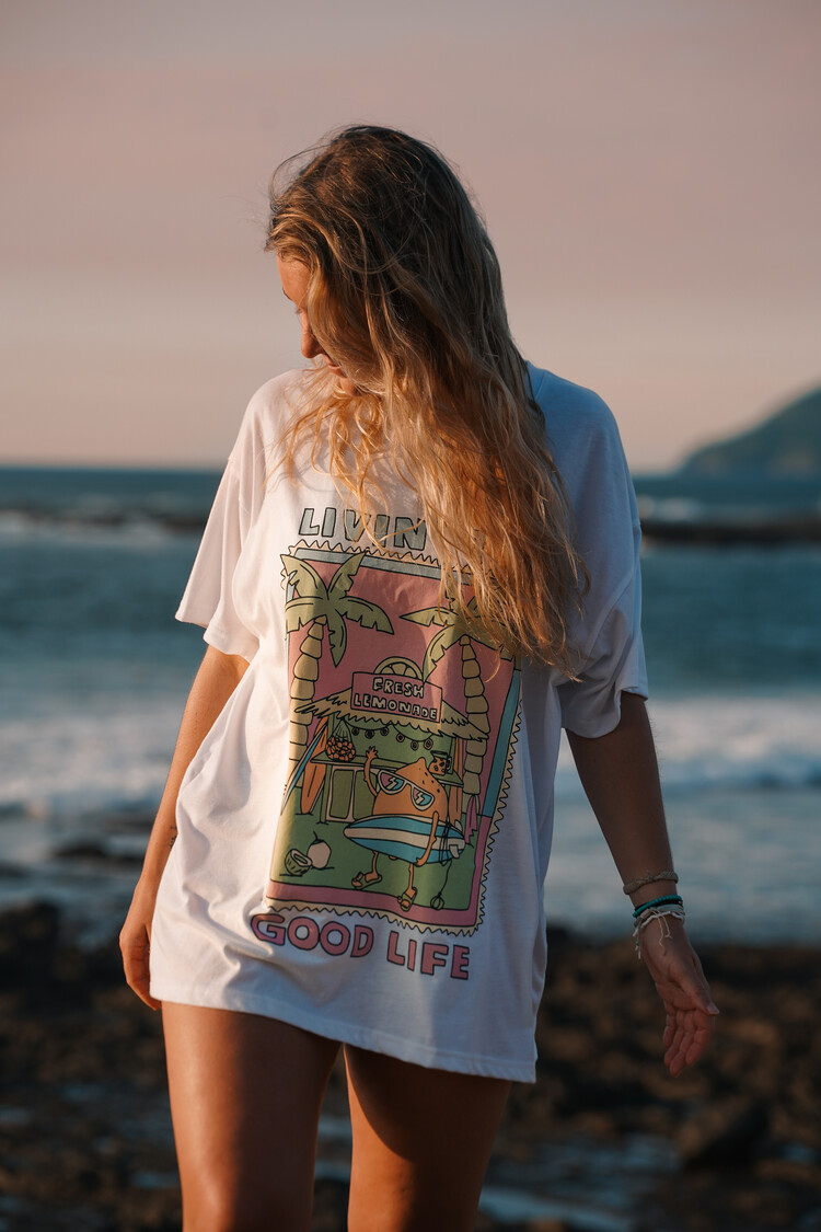 Notice the reckless WOMEN'S SURFING CITRUS OVERSIZED TEE