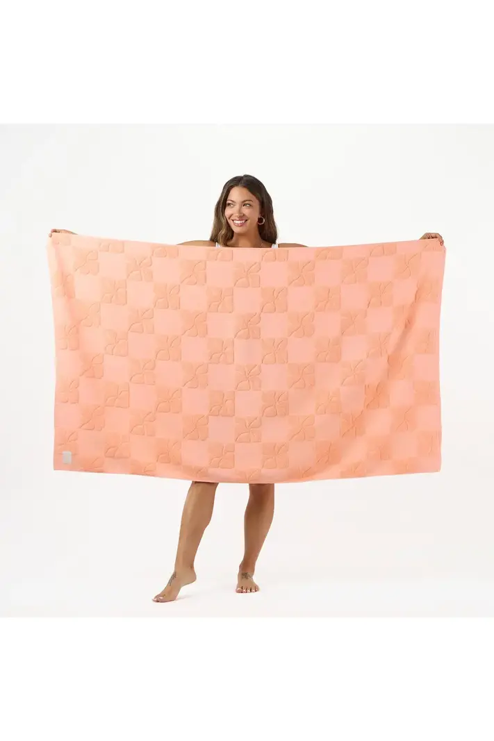 Aloha PUA CHECK BEACH TOWEL PEACHY