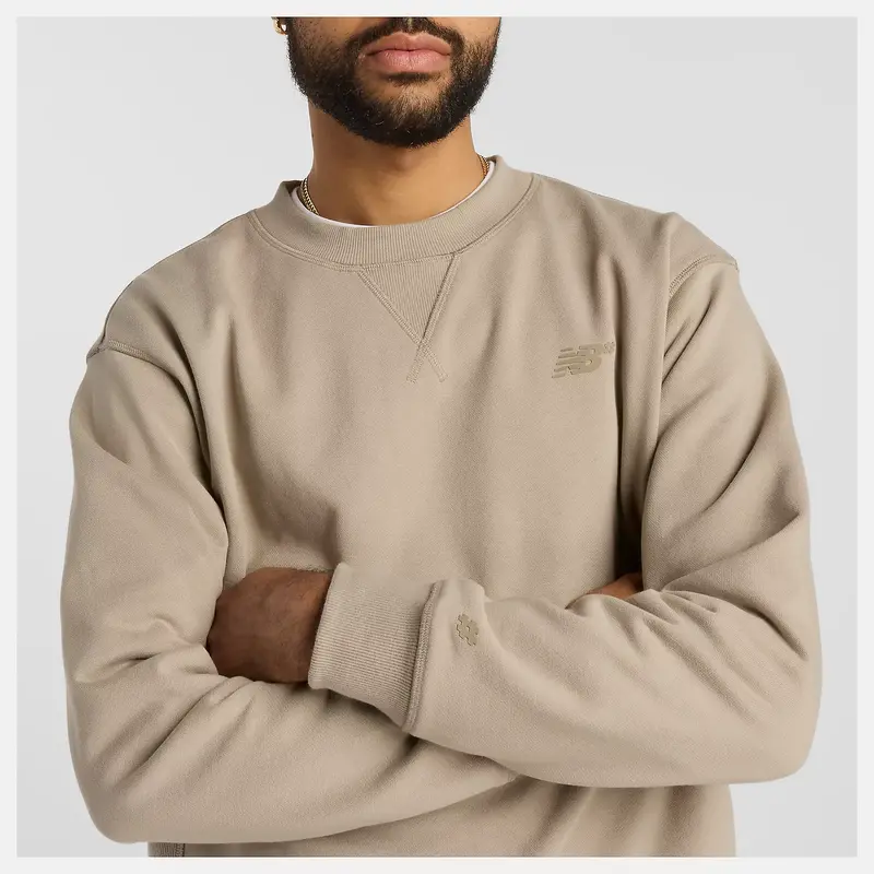 New Balance MEN'S FRENCH TERRY CREWNECK ARID STONE