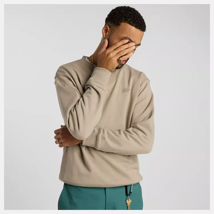 New Balance MEN'S FRENCH TERRY CREWNECK ARID STONE