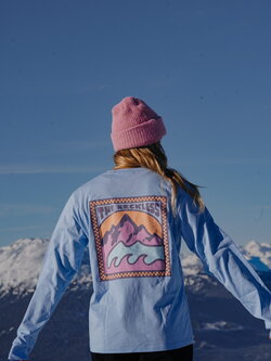 Notice the reckless PANORAMA LONGSLEEVE BLUE