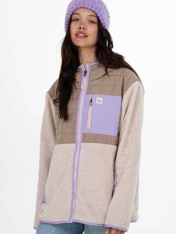 Notice the reckless HIGHLAND FLEECE VEST CRÈME