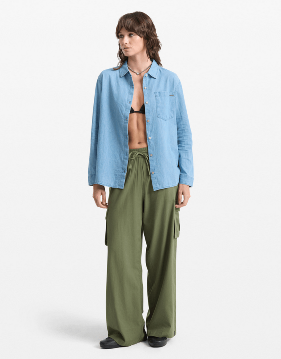 Volcom WOMEN'S LIVED IN BUTTON UP