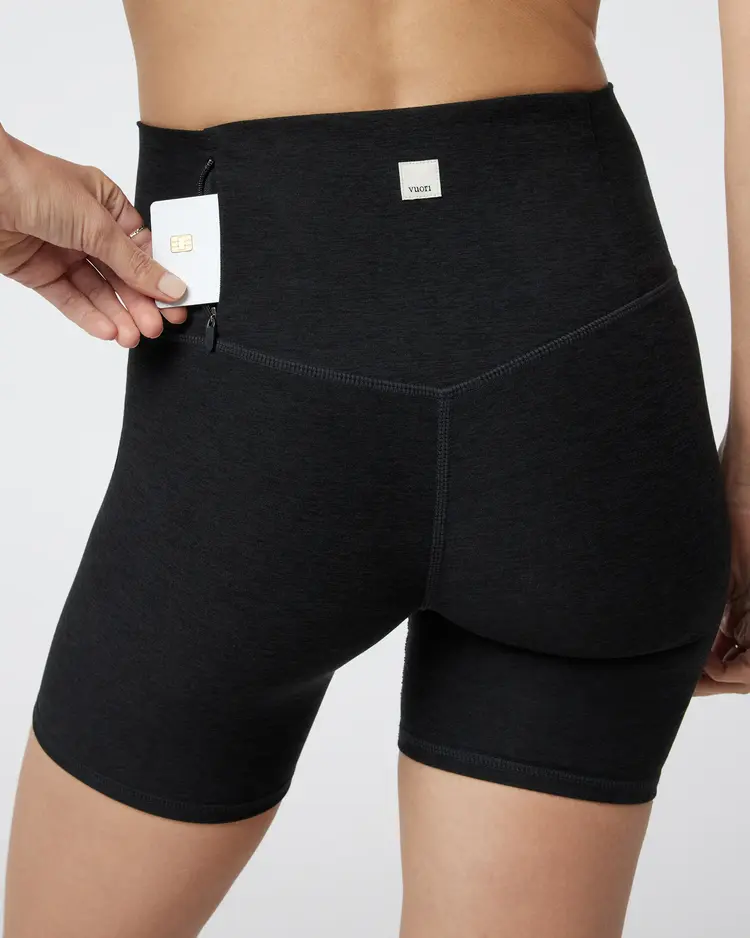 Vuori WOMEN'S CLEAN ELEVATION SHORTY 6"