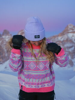 Notice the reckless WOMEN'S SUMMIT GAZE SWEATER