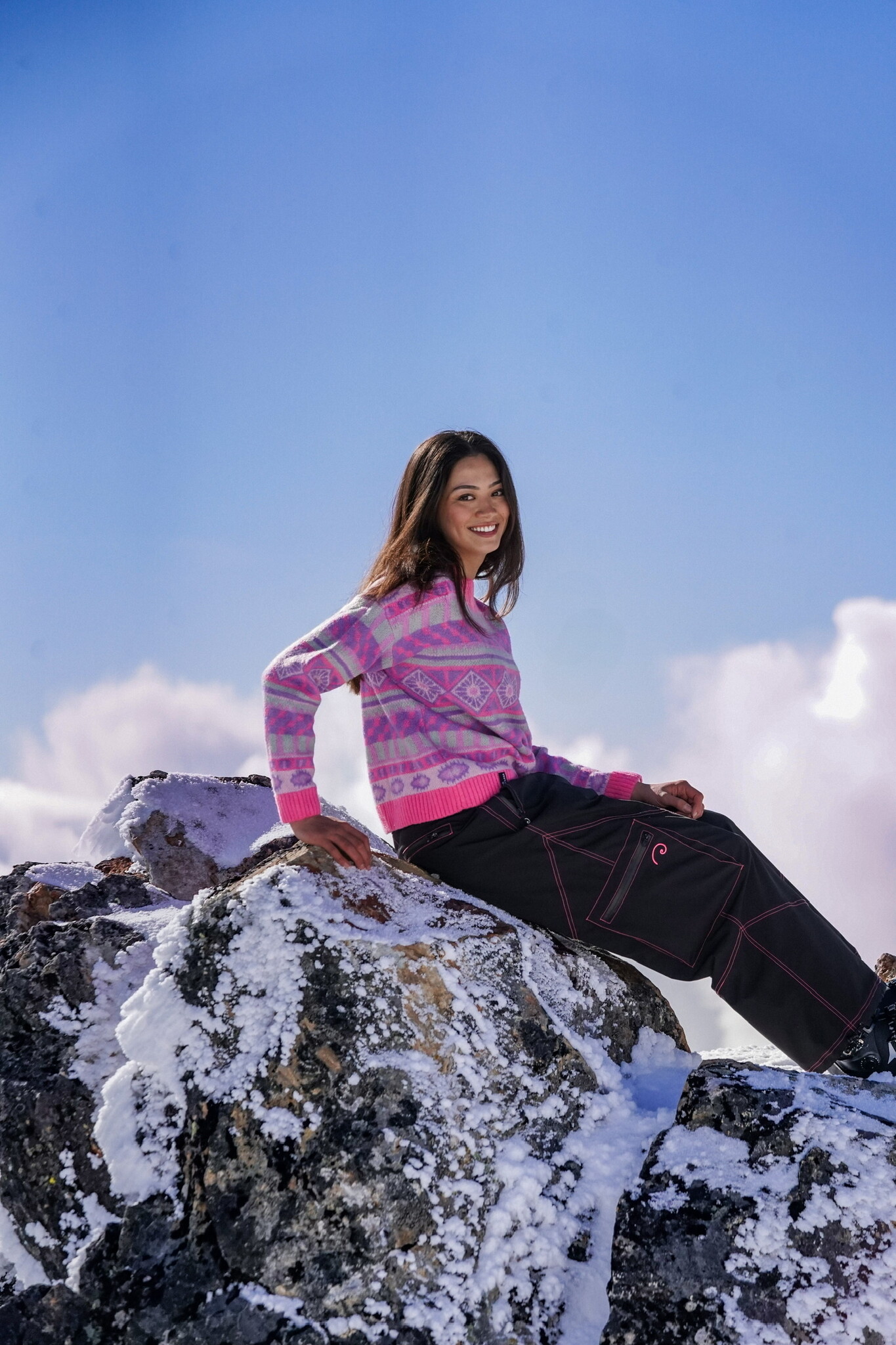 Notice the reckless FEMMES SUMMIT GAZE SWEATER