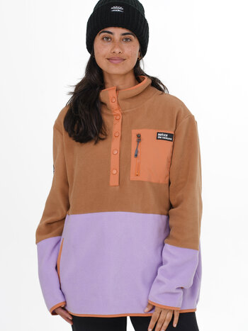 Notice the reckless WOMEN'S RIDGE POLAR FLEECE