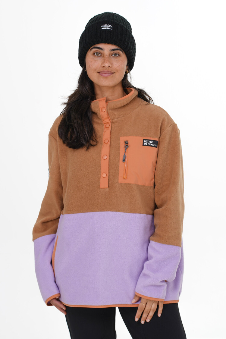Notice the reckless WOMEN'S RIDGE POLAR FLEECE