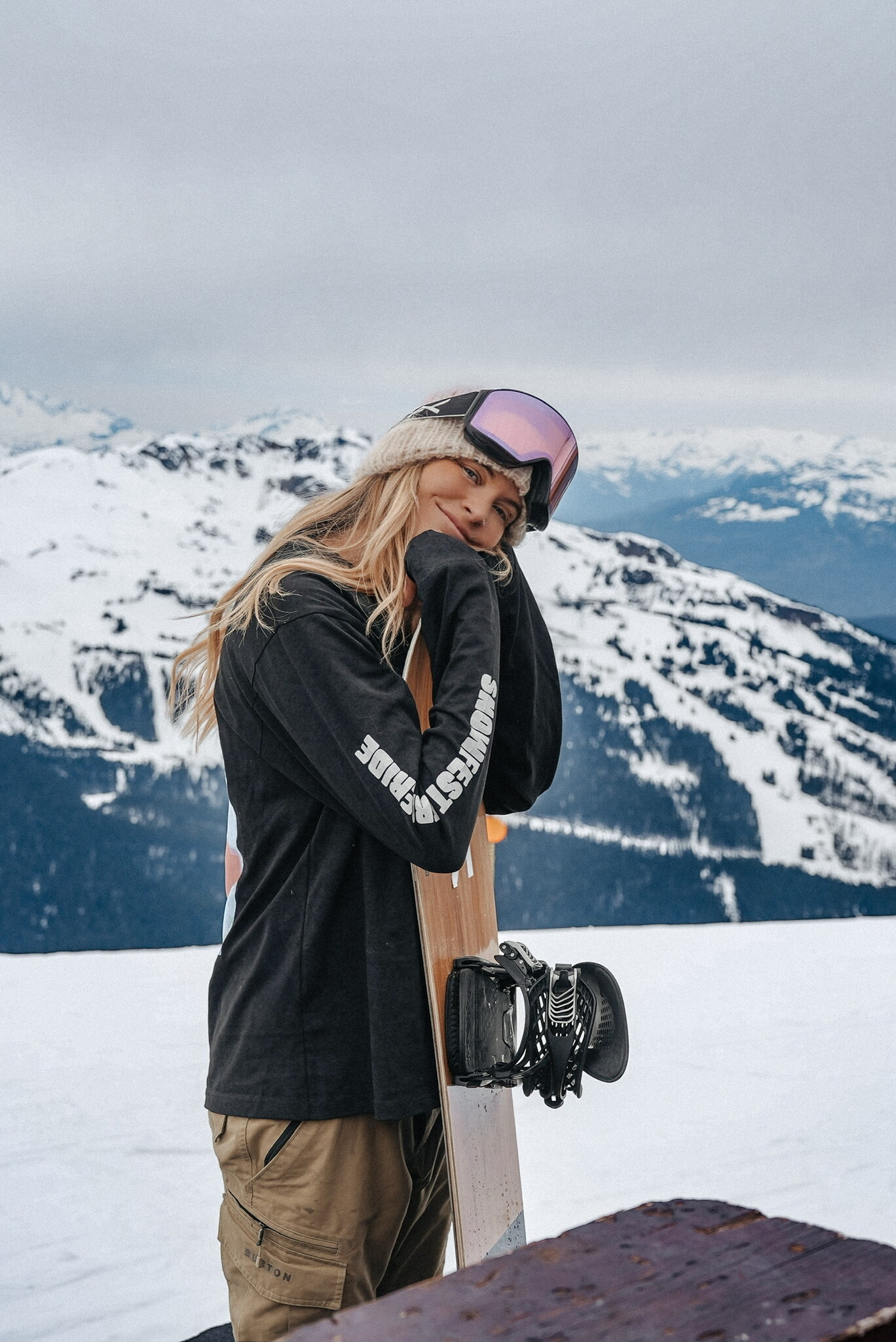 Notice the reckless WOMEN'S MOUNTAIN RIDGE LS