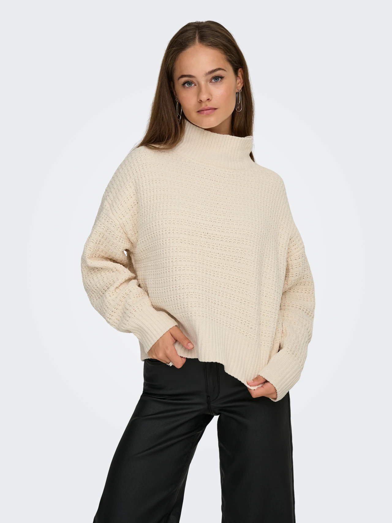 Only WOMEN'S GLOBE KNITTED PULLOVER