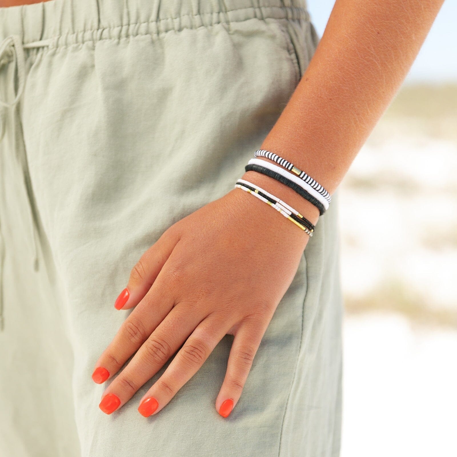 Puravida WOMEN'S SEASCAPE VINYL DISC STRETCH BRACELET WHITE