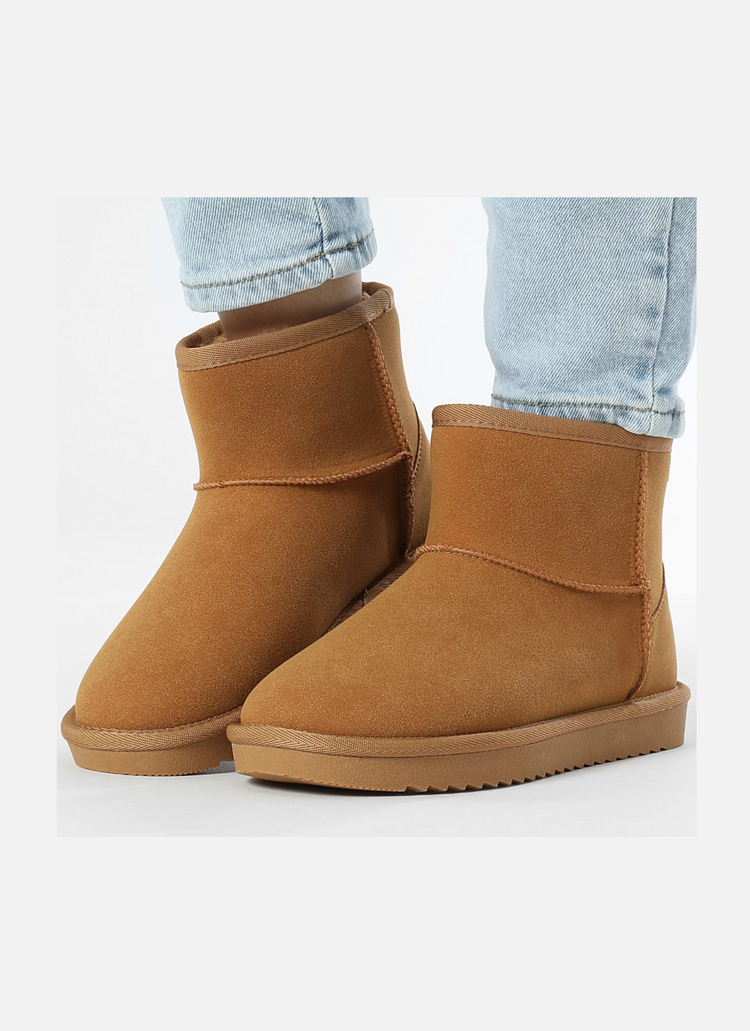 Only FEMMES FEODORA TEDDY LINED BOOTS