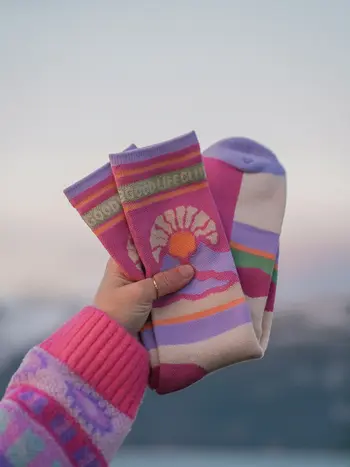 Notice the reckless FEMMES LOOKOUT MERINO WARM SOCKS