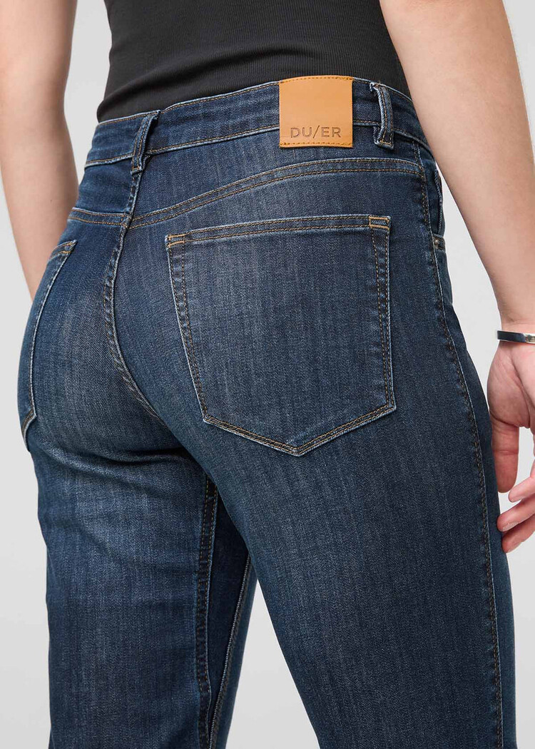 Du/er WOMEN'S PERFORMANCE DENIM GIRLFRIEND