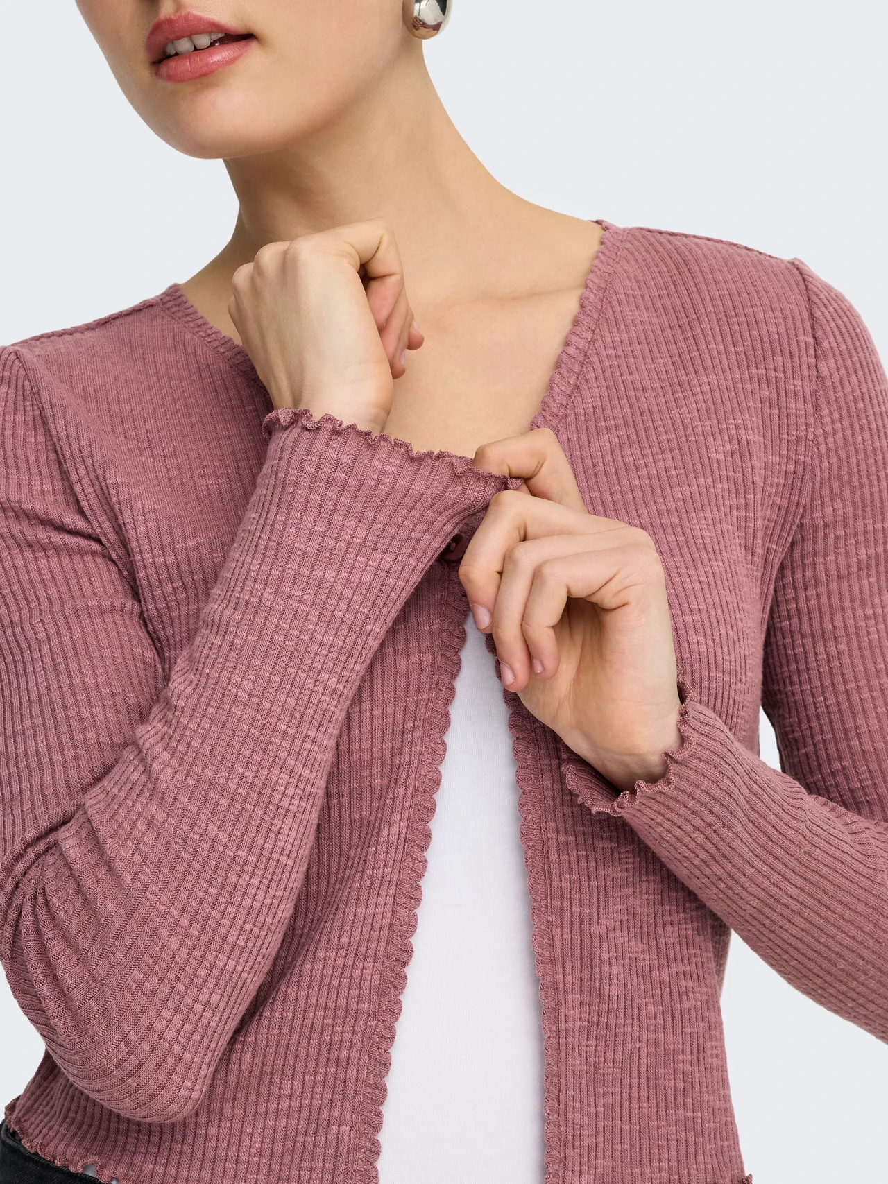 Only FEMMES NICOLE L/S SCALLOP CARDIGAN