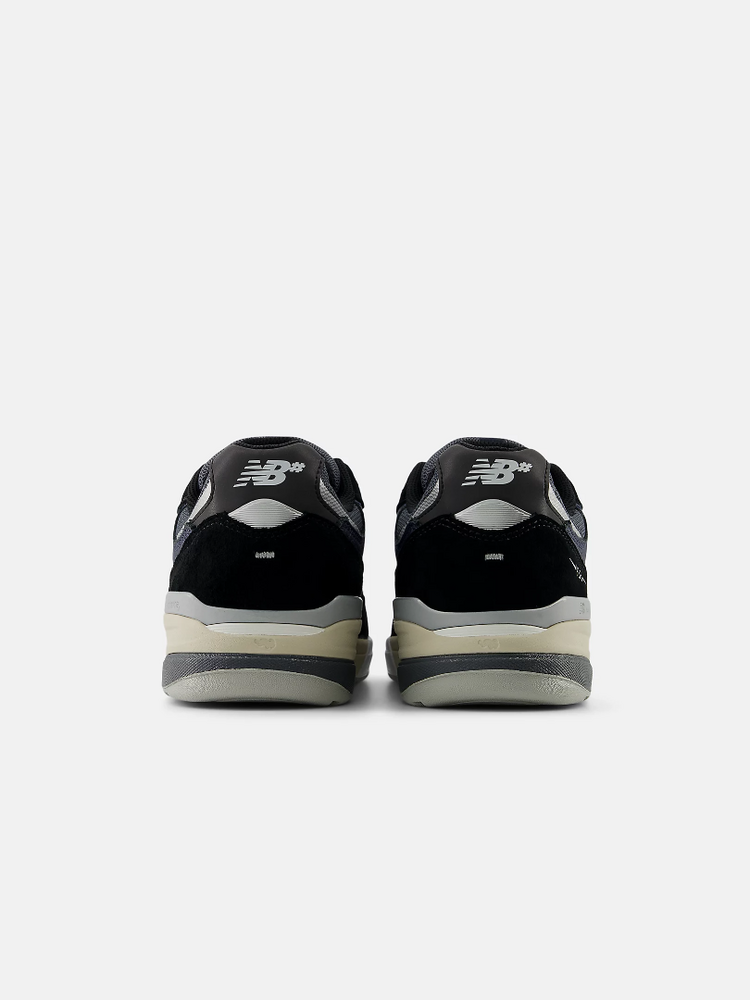 New Balance MEN'S ANDREW REYNOLDS 933