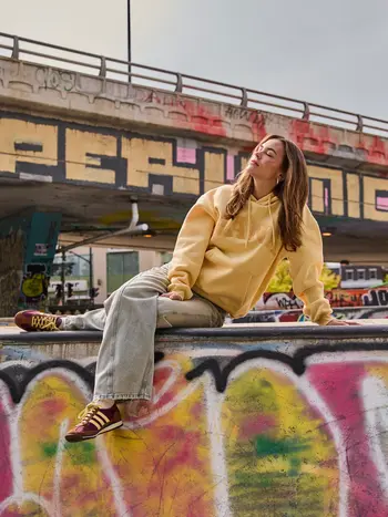 NANA THE BRAND WOMEN'S SHANIE HOODIE YELLOW