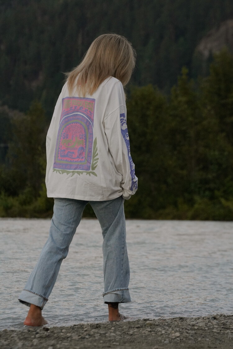 Notice the reckless FEMMES MANCHE LONGUES GECKO SURF CO