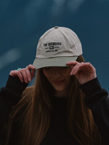 Notice the reckless FEMMES CASQUETTE STOKED ON LIFE