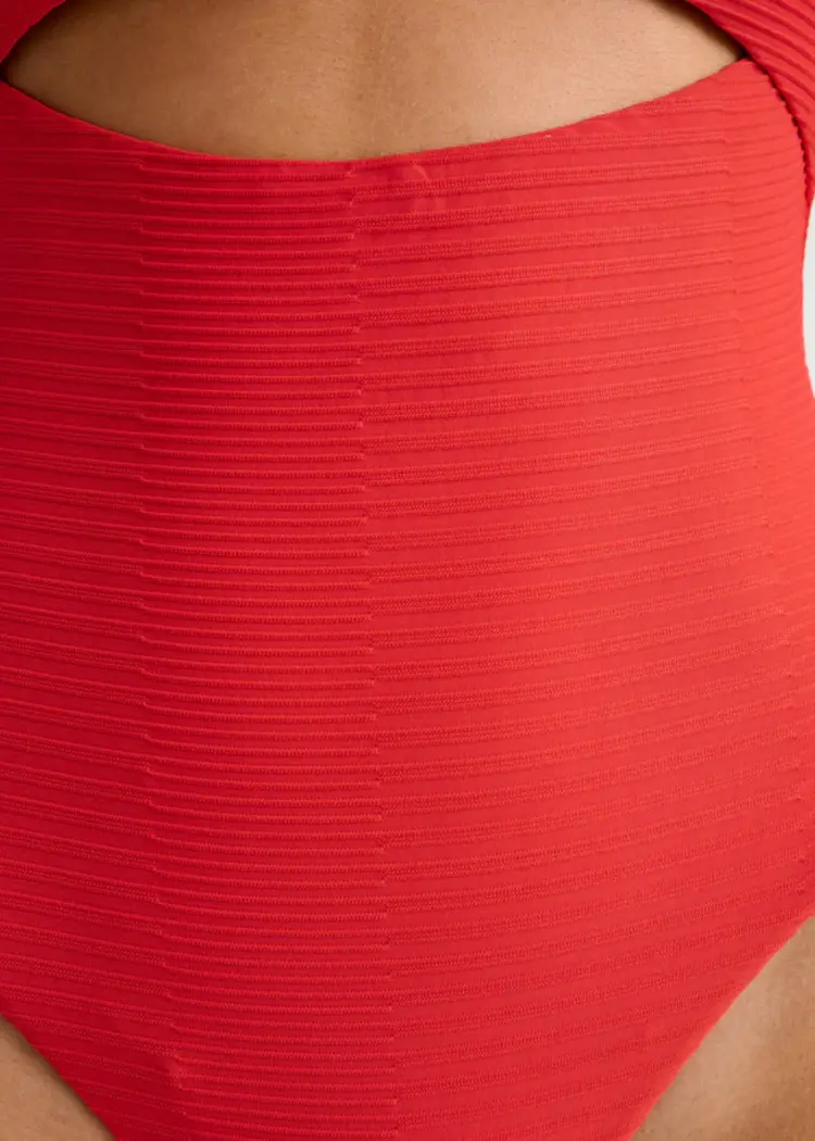 Everyday Sunday WOMEN'S TEXTURED RACERBACK EXTRA HIGH-LEG ONE-PIECE