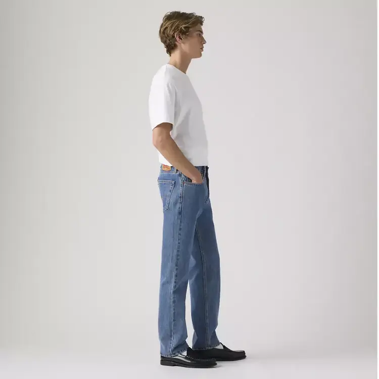 Levis MEN'S 505 REGULAR FIT JEANS