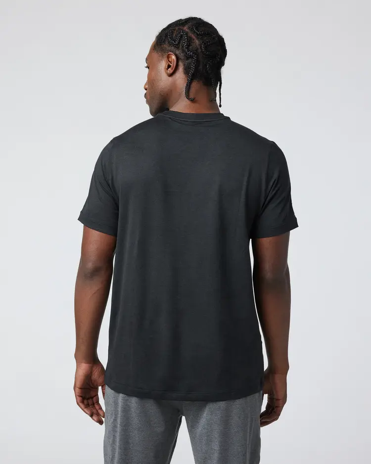 Vuori HOMMES SHORT SLEEVE PONTO PERFORMANCE TEE