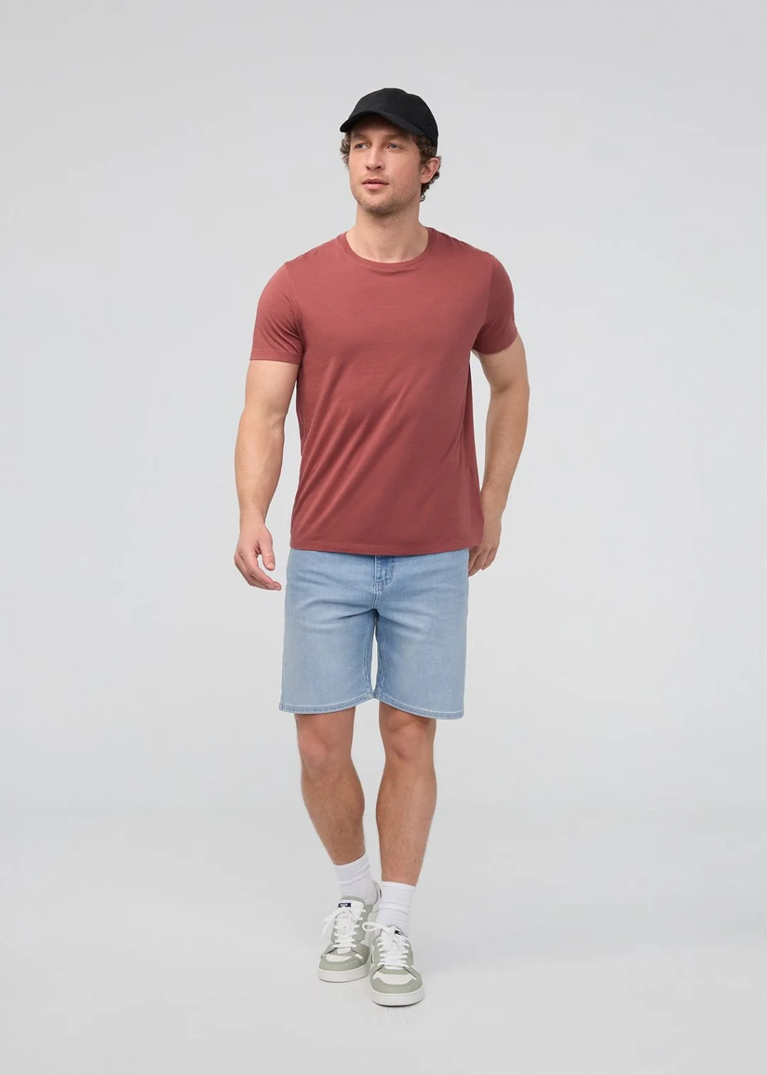 Du/er MEN'S PERFORMANCE DENIM+RELAXED SHORT 9''