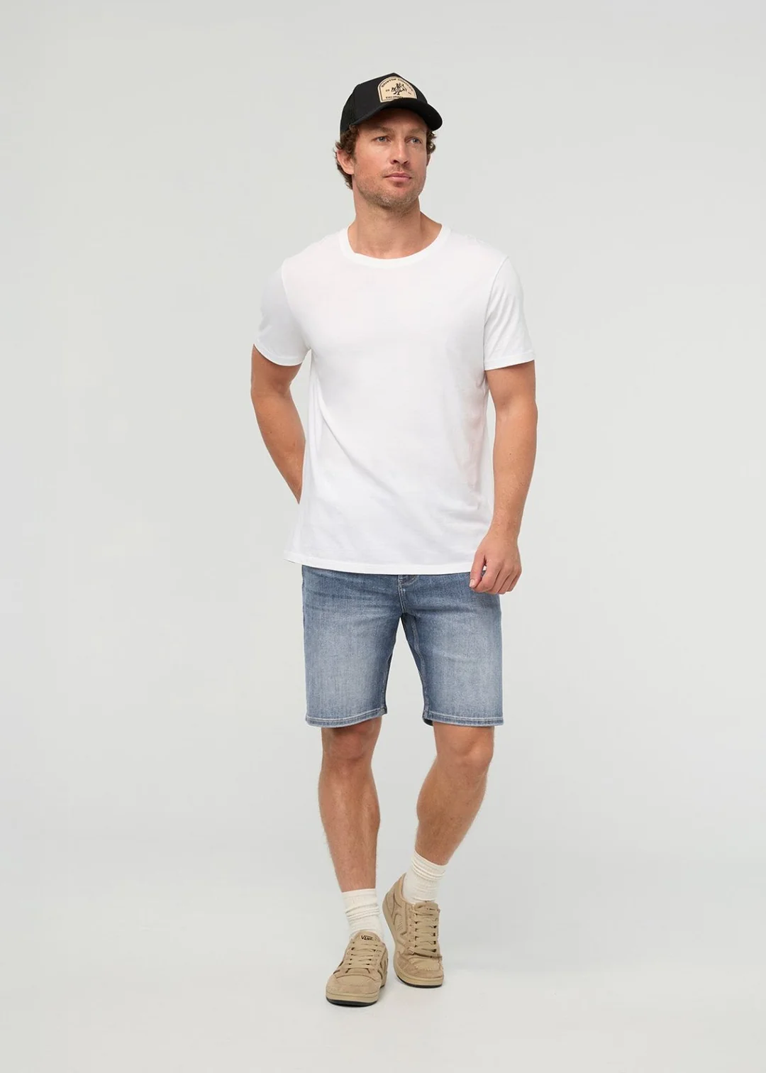 Du/er MEN'S PERFORMANCE DENIM+RELAXED SHORT 9''